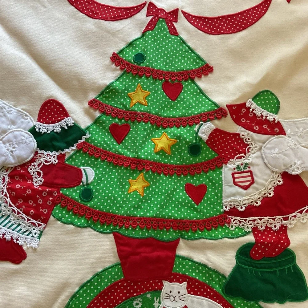 House of Hatten Christmas Tree Skirt Angel Scene Vintage